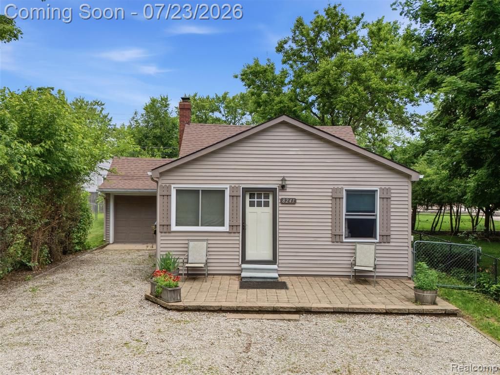8241 Janis Street, Utica, MI 48317