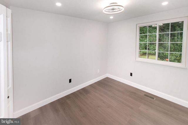 5377 LAURA BELLE LN, Fairfax, VA 22032