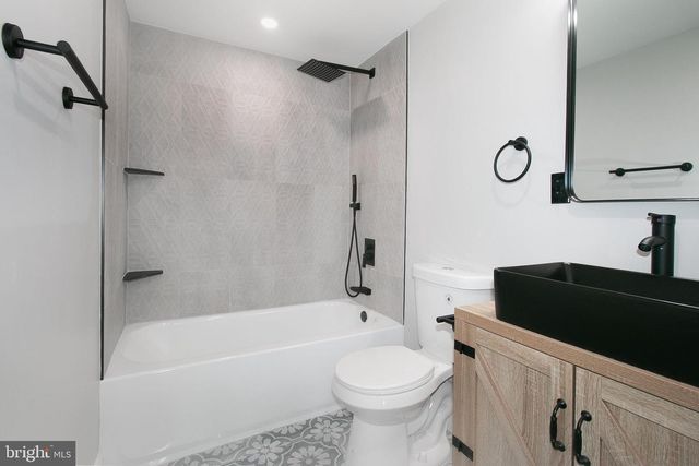 5377 LAURA BELLE LN, Fairfax, VA 22032