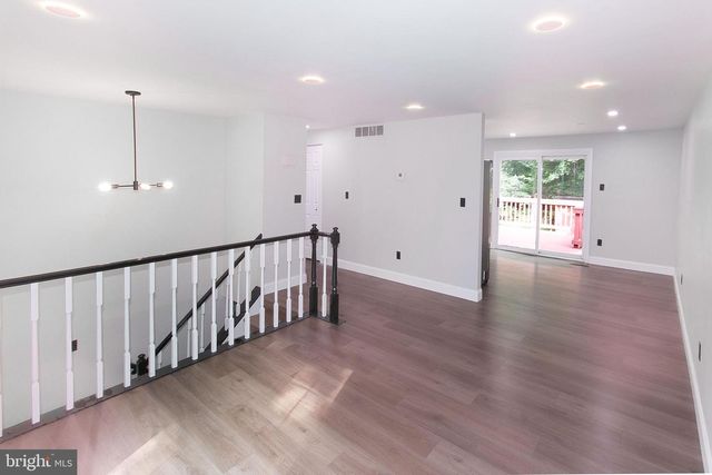 5377 LAURA BELLE LN, Fairfax, VA 22032