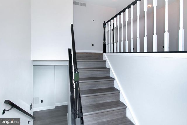 5377 LAURA BELLE LN, Fairfax, VA 22032