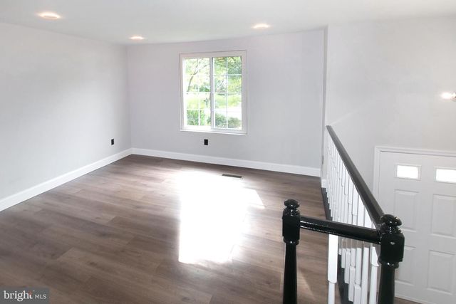 5377 LAURA BELLE LN, Fairfax, VA 22032