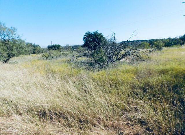 818 & 819 Feather Bay Drive, Brownwood, TX 76801