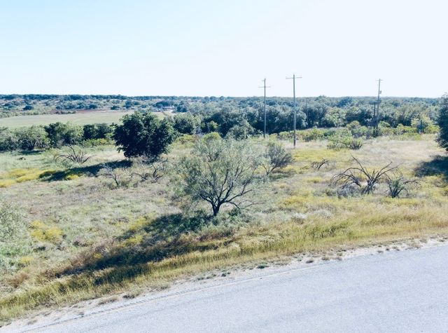 818 & 819 Feather Bay Drive, Brownwood, TX 76801