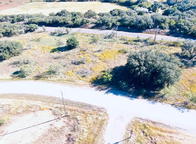 818 & 819 Feather Bay Drive, Brownwood, TX 76801