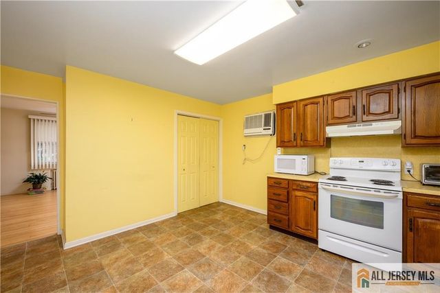 110 Amherst Avenue, Colonia, NJ 07067