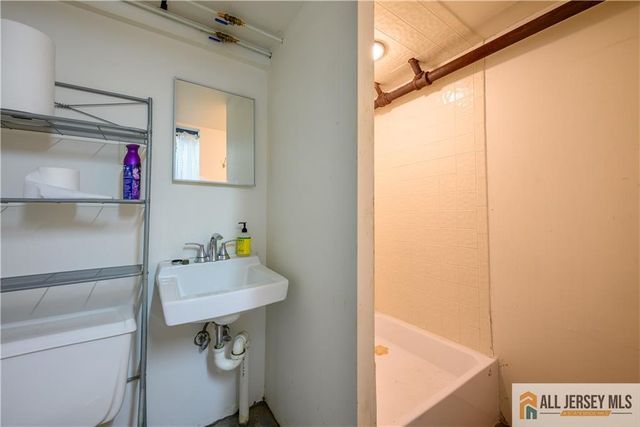 110 Amherst Avenue, Colonia, NJ 07067