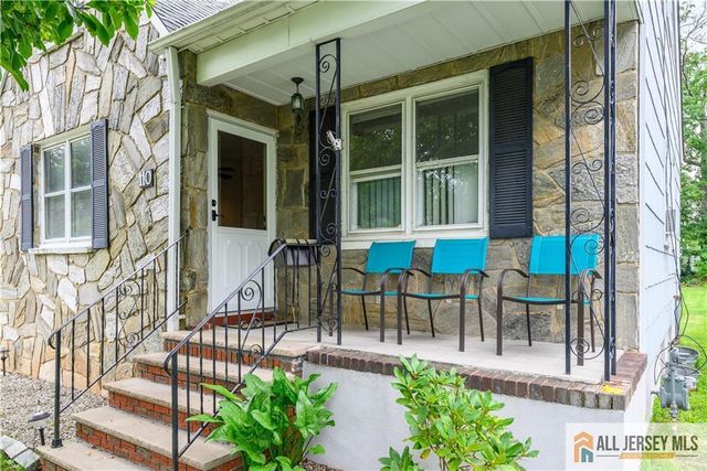 110 Amherst Avenue, Colonia, NJ 07067