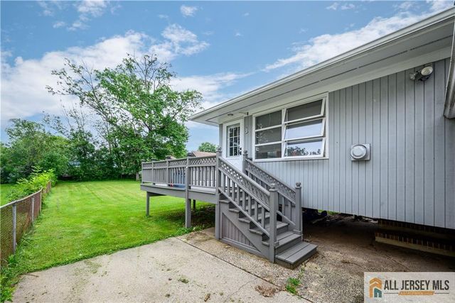 110 Amherst Avenue, Colonia, NJ 07067