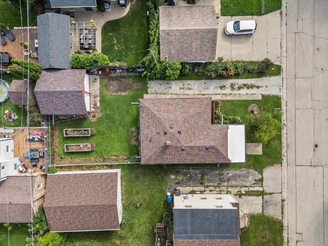 1712 Athaleen AVENUE, Mount Pleasant, WI 53403
