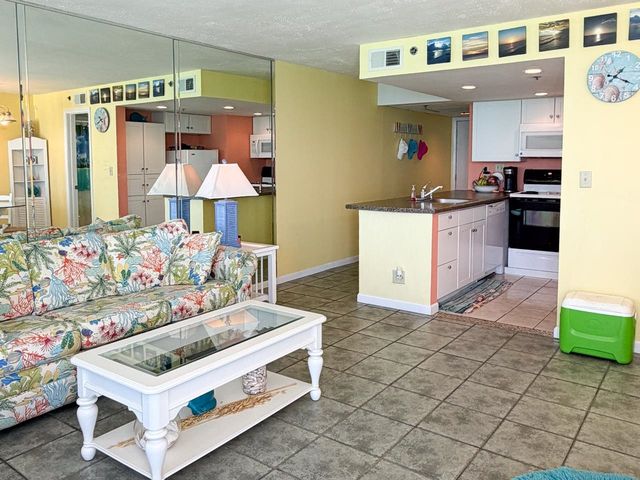 9850 Thomas Drive # 909E, Panama City, FL 32408