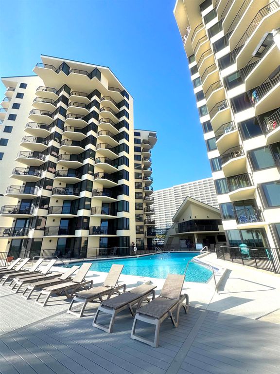 9850 Thomas Drive # 909E, Panama City, FL 32408