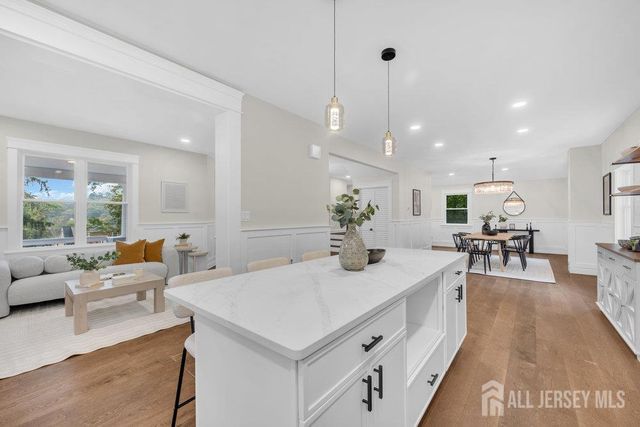 22 Orchard Hill Road, Bernardsville, NJ 07924