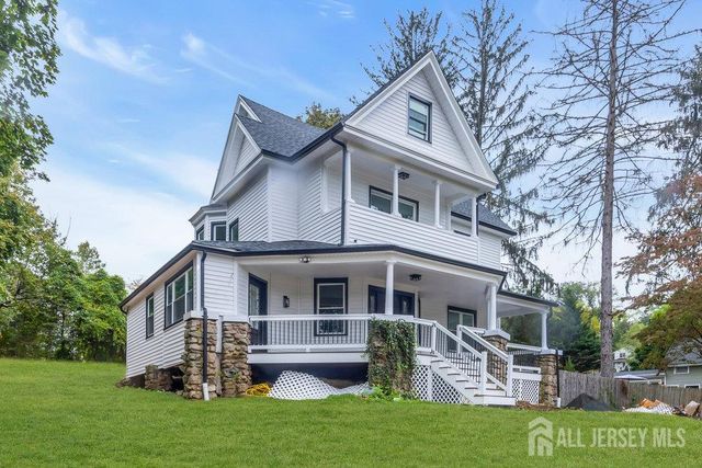 22 Orchard Hill Road, Bernardsville, NJ 07924