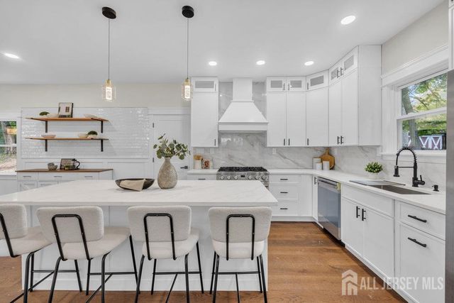 22 Orchard Hill Road, Bernardsville, NJ 07924