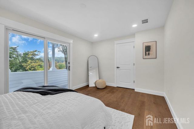 22 Orchard Hill Road, Bernardsville, NJ 07924