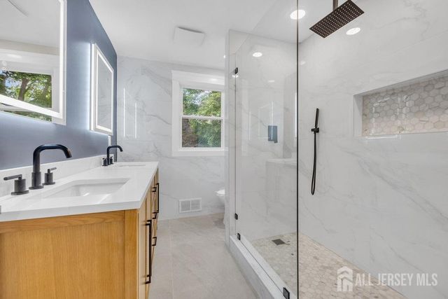 22 Orchard Hill Road, Bernardsville, NJ 07924