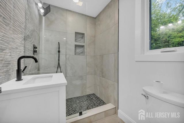 22 Orchard Hill Road, Bernardsville, NJ 07924