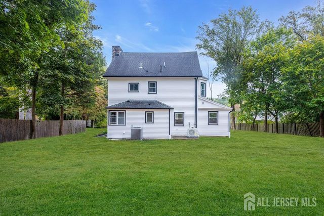 22 Orchard Hill Road, Bernardsville, NJ 07924