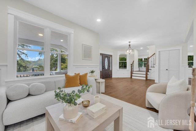 22 Orchard Hill Road, Bernardsville, NJ 07924