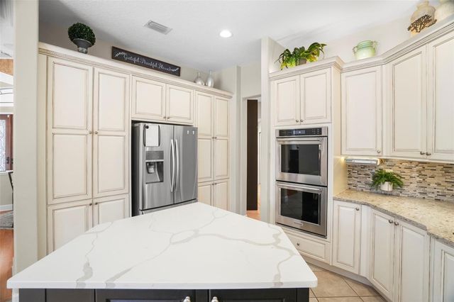209 HIGHLAND WOODS DRIVE, Safety Harbor, FL 34695