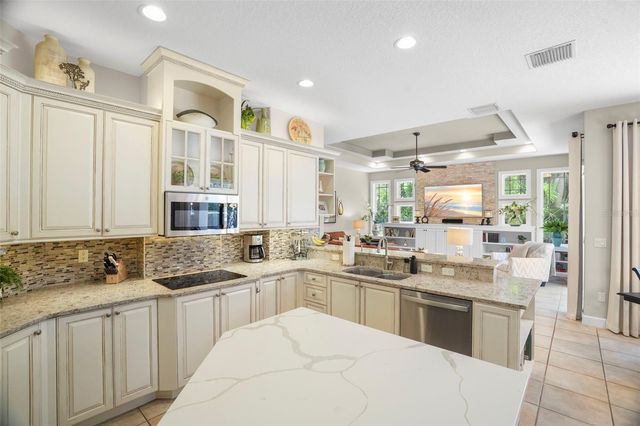 209 HIGHLAND WOODS DRIVE, Safety Harbor, FL 34695