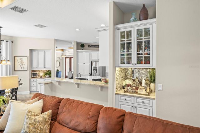 209 HIGHLAND WOODS DRIVE, Safety Harbor, FL 34695