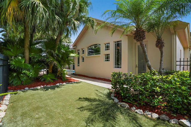 209 HIGHLAND WOODS DRIVE, Safety Harbor, FL 34695