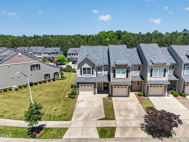 226 Beaconwood Lane, Holly Springs, NC 27540