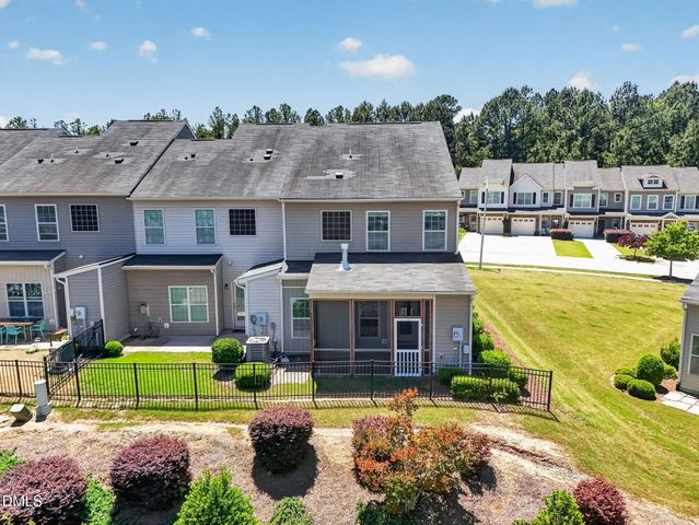 226 Beaconwood Lane, Holly Springs, NC 27540