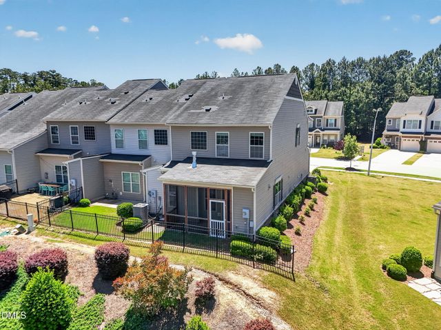 226 Beaconwood Lane, Holly Springs, NC 27540