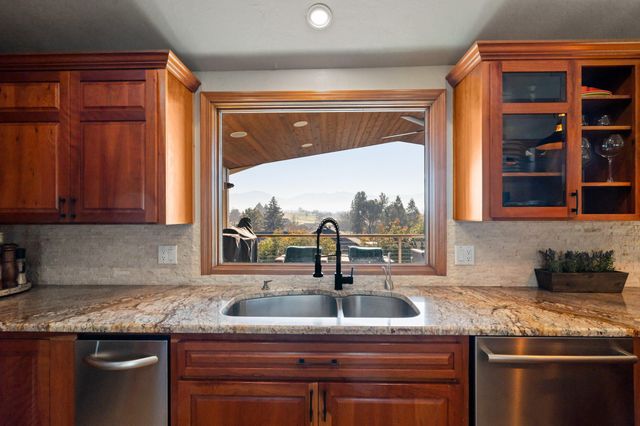 2798 Yvonne Road, Medford, OR 97504