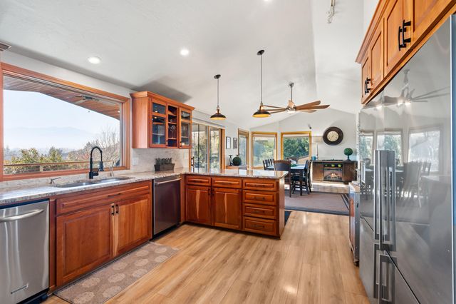 2798 Yvonne Road, Medford, OR 97504