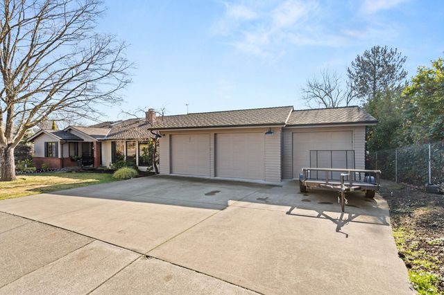 2798 Yvonne Road, Medford, OR 97504