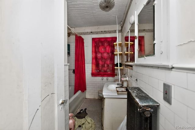 2437 Longfellow Street, Detroit, MI 48206