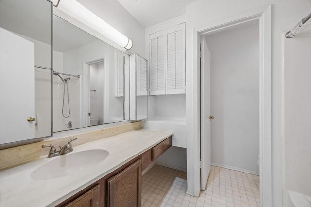 2319 Briarwest Boulevard, Houston, TX 77077