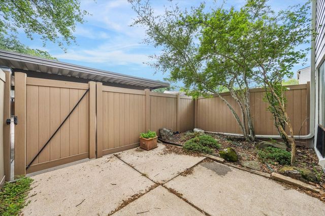 2319 Briarwest Boulevard, Houston, TX 77077