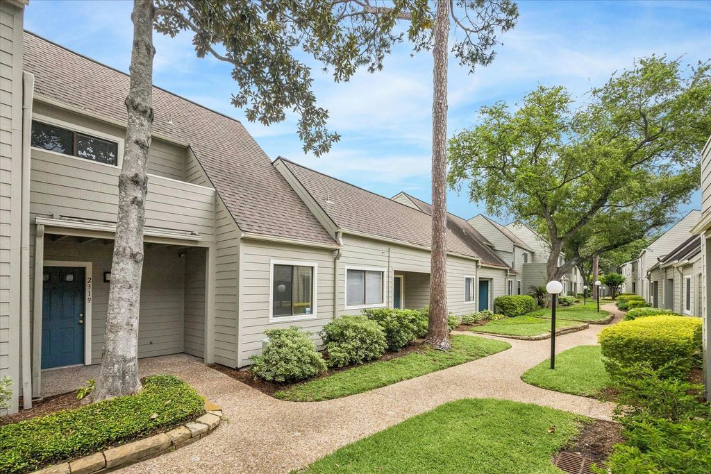 2319 Briarwest Boulevard, Houston, TX 77077