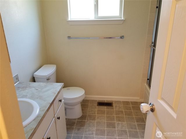 11211 126th Avenue Ct E, Puyallup, WA 98374