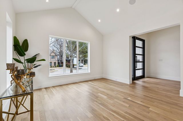 8749 Rexford Drive, Dallas, TX 75209