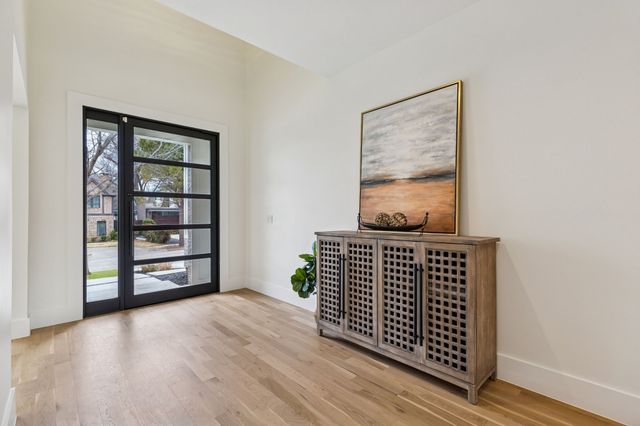 8749 Rexford Drive, Dallas, TX 75209