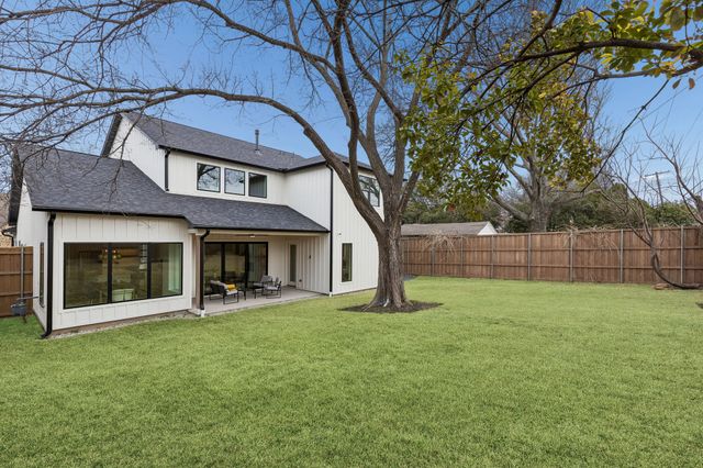 8749 Rexford Drive, Dallas, TX 75209