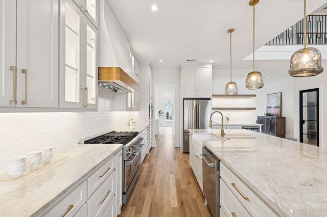 8749 Rexford Drive, Dallas, TX 75209