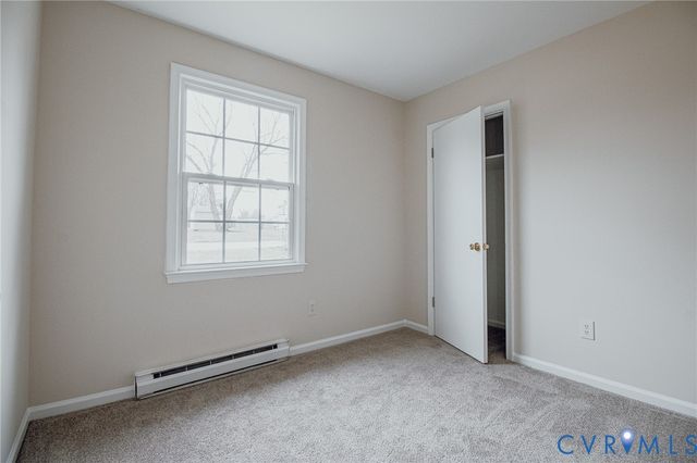 614 Cabin Creek Dr, Hopewell, VA 23860