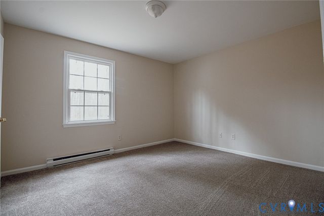 614 Cabin Creek Dr, Hopewell, VA 23860