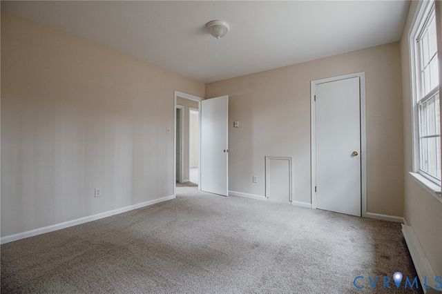 614 Cabin Creek Dr, Hopewell, VA 23860