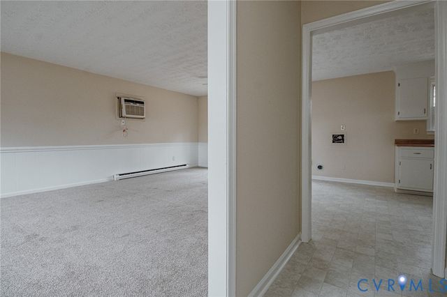 614 Cabin Creek Dr, Hopewell, VA 23860