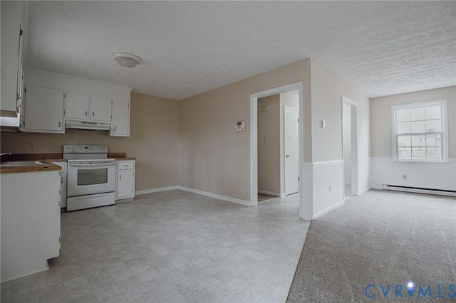 614 Cabin Creek Dr, Hopewell, VA 23860