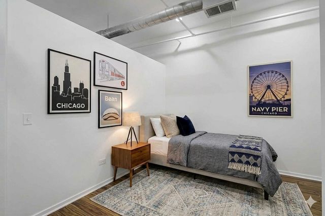 2323 W Pershing Road 519, Chicago, IL 60609