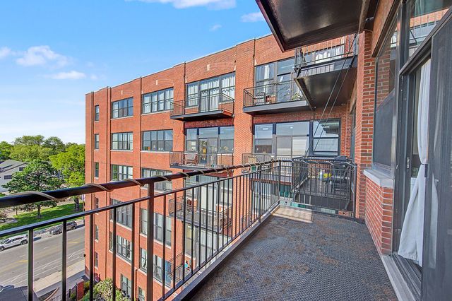 2323 W Pershing Road 519, Chicago, IL 60609